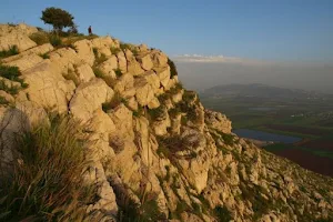 Mount Precipice image