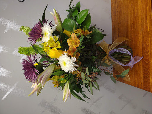 Florist «Up-Towne Flowers & Gift Shoppe», reviews and photos, 2145 W Dublin Granville Rd, Worthington, OH 43085, USA