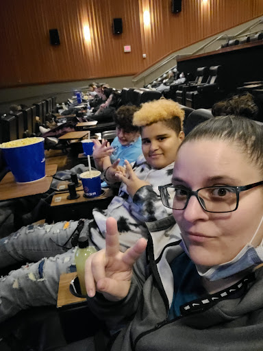 Movie Theater «Regal Cinemas Ronkonkoma 9», reviews and photos, 565 Portion Rd, Ronkonkoma, NY 11779, USA