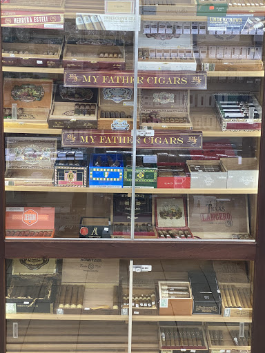 Tobacco Shop «Franklin Smoke Shop», reviews and photos, 24 East Central Street, Franklin, MA 02038, USA