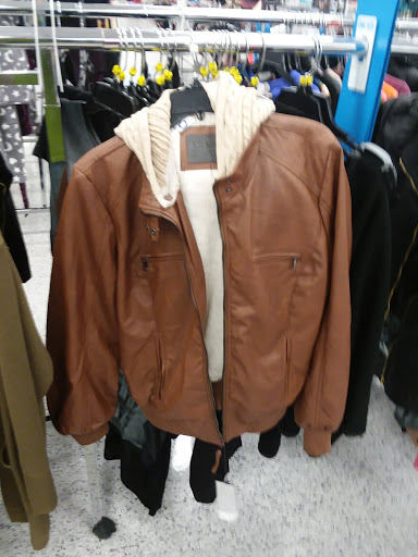 Clothing Store «Ross Dress for Less», reviews and photos, 1580 Foothill Blvd, La Verne, CA 91750, USA