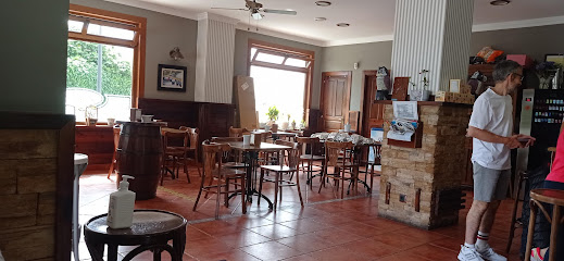 Cafe Bar El Mirador - Ctra. del Faro, 33700 Luarca, Asturias, Spain