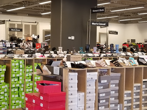 Shoe Store «DSW Designer Shoe Warehouse», reviews and photos, 1885 County Rd D E, Maplewood, MN 55109, USA