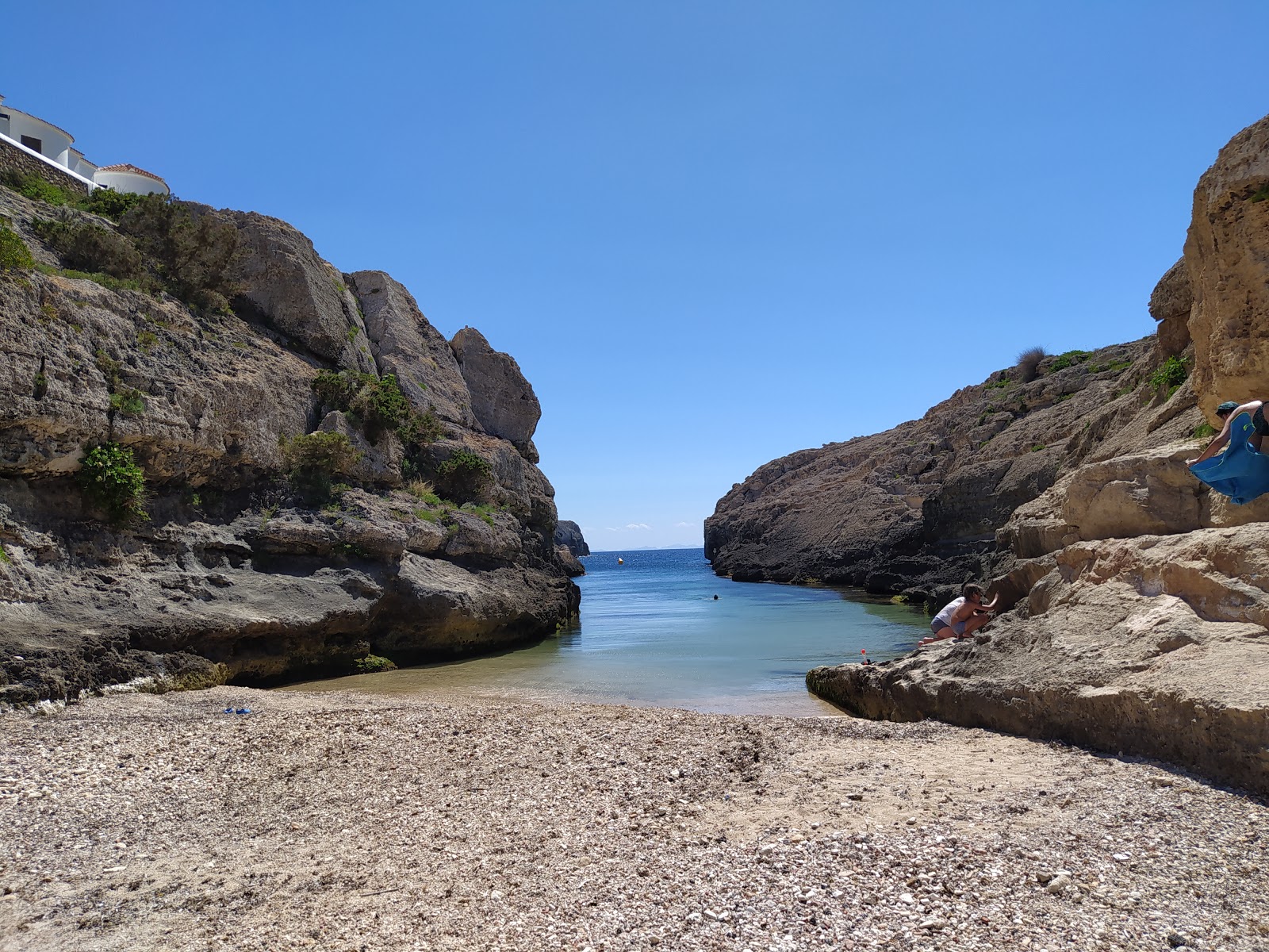 Photo of Playa Cales Piques with tiny bay