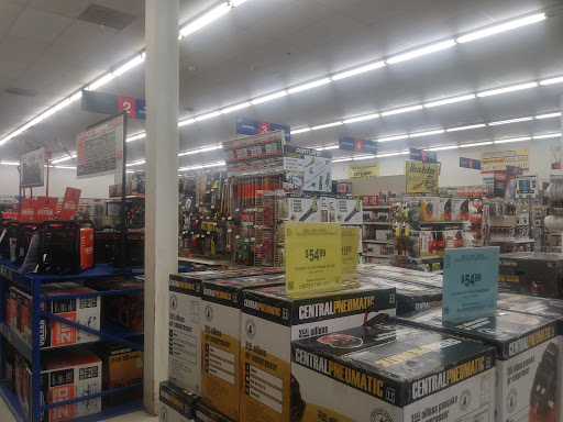 Hardware Store «Harbor Freight Tools», reviews and photos, 6272 Pearl Rd, Parma Heights, OH 44130, USA