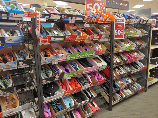 Shoe Store «Famous Footwear», reviews and photos, 10500 Ulmerton Rd, Largo, FL 33771, USA