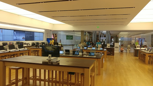 Computer Store «Microsoft Store», reviews and photos, 116 Bellevue Way NE, Bellevue, WA 98004, USA