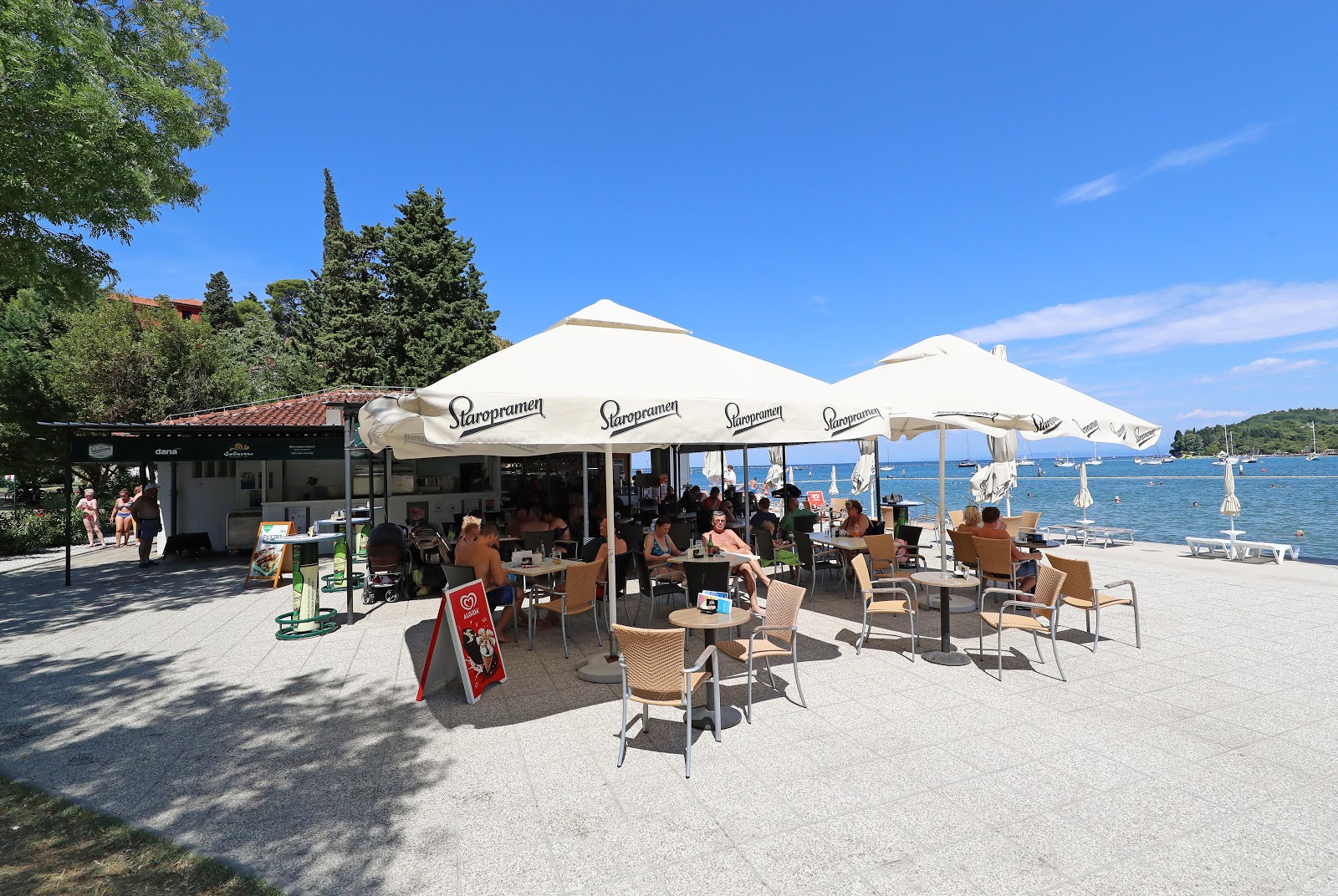 Salinera beach'in fotoğrafı ve yerleşim