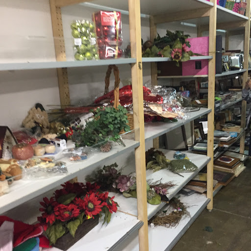 Thrift Store «Saint Vincent de Paul Thrift Store of Plano», reviews and photos, 3305 N Central Expy #280, Plano, TX 75023, USA