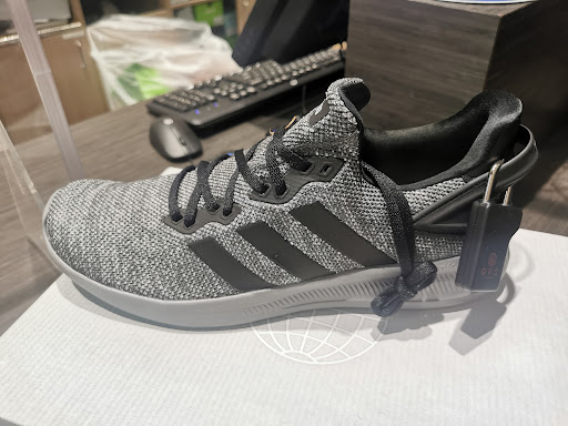 Shoe Store «Off Broadway Shoe Warehouse», reviews and photos, 125 Great Mall Dr, Milpitas, CA 95035, USA