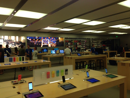 Computer Store «Apple Somerset», reviews and photos, 2800 W Big Beaver Rd, Troy, MI 48084, USA