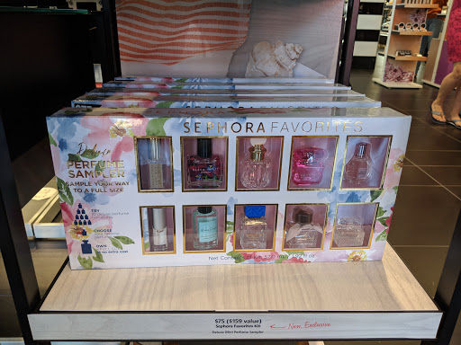 Cosmetics Store «SEPHORA», reviews and photos, 132 W Jefferson Ave, Naperville, IL 60540, USA