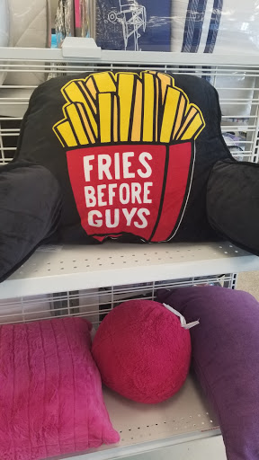 Clothing Store «Ross Dress for Less», reviews and photos, 7288 Guilford Dr, Frederick, MD 21704, USA