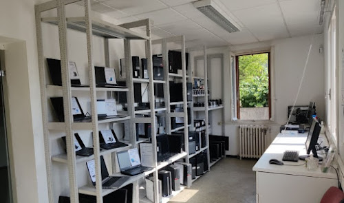Magasin d'accessoires informatiques Ordi Solidaire Saint-Florent-sur-Auzonnet