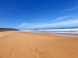 Fotografie cu Waitpinga Beach sprijinit de stânci
