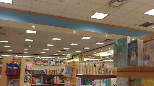 Book Store «Barnes & Noble», reviews and photos, 1212 Greenbrier Pkwy, Chesapeake, VA 23320, USA