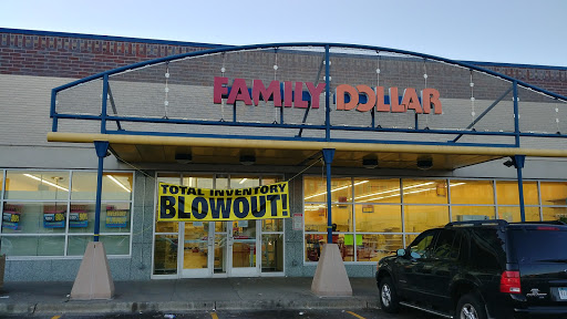 Shopping Mall «Hi-Lake Shopping Center», reviews and photos, 2218 E Lake St, Minneapolis, MN 55407, USA