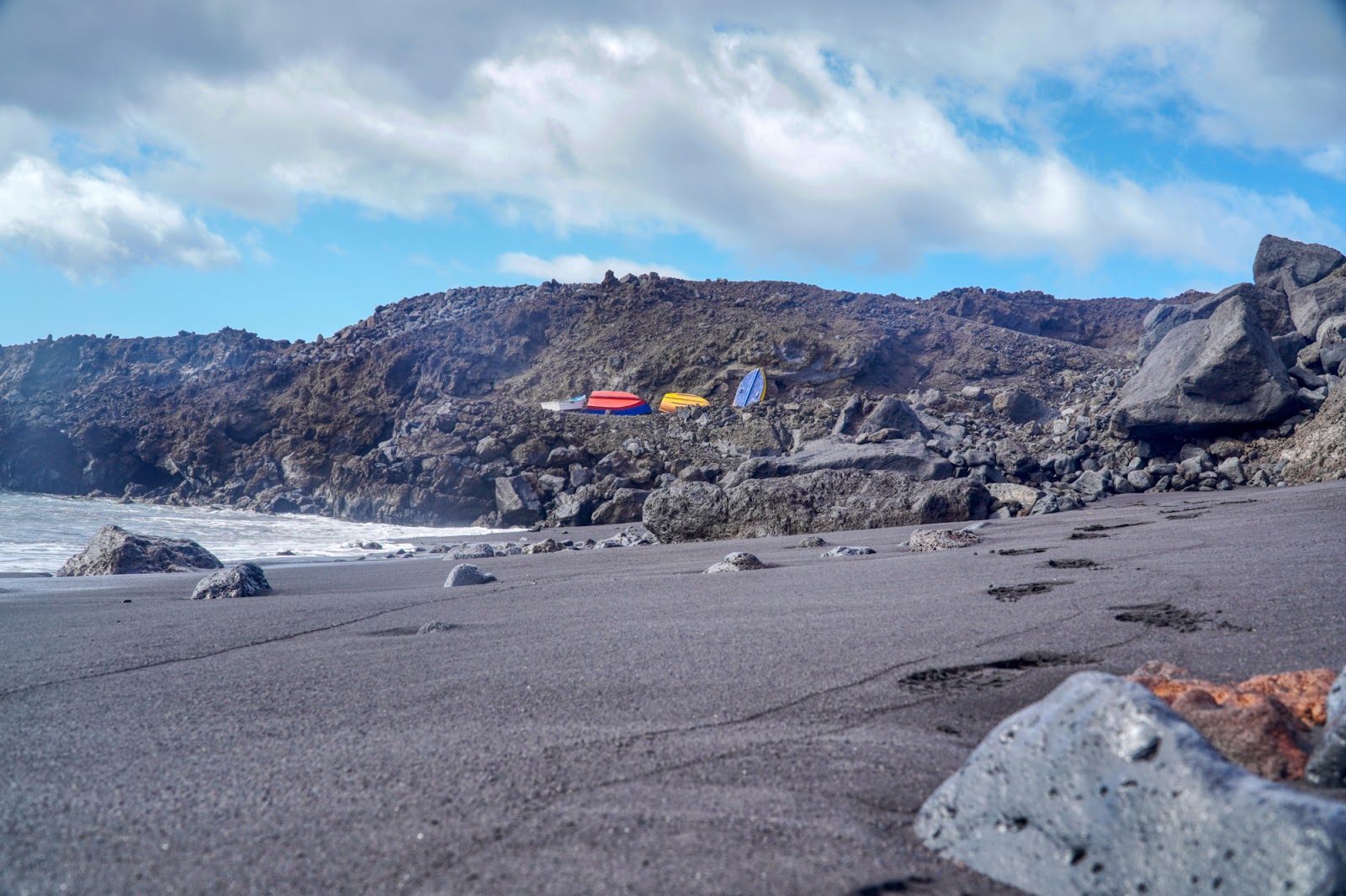 Φωτογραφία του Playa de Maschalani με επίπεδο καθαριότητας πολύ καθαρό
