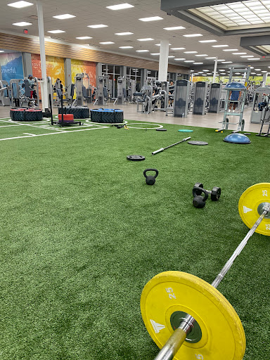 Gym «LA Fitness», reviews and photos, 7650 S Barrington Rd, Hanover Park, IL 60133, USA