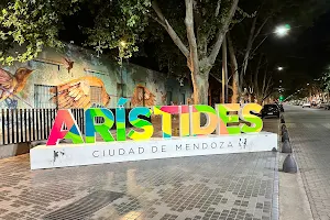 Paseo Aristides image