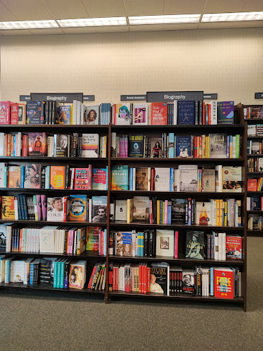 Book Store «Barnes & Noble», reviews and photos, 210 Americana Way, Glendale, CA 91210, USA