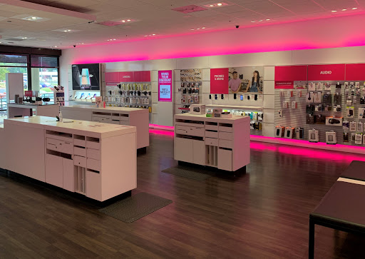 Cell Phone Store «T-Mobile», reviews and photos, 1156 US-46 #15, Woodland Park, NJ 07424, USA