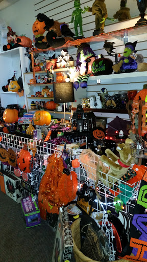 Thrift Store «H2O Help & Hope To Others», reviews and photos, 451 SE Maple St, Dallas, OR 97338, USA