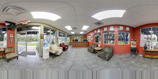 Auto Repair Shop «Springdale Automotive (Brownsboro)», reviews and photos, 8005 Brownsboro Rd, Louisville, KY 40241, USA