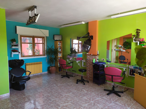 Peluquería Raquel (Córtate Un Pelo) en Navas de Oro, Segovia