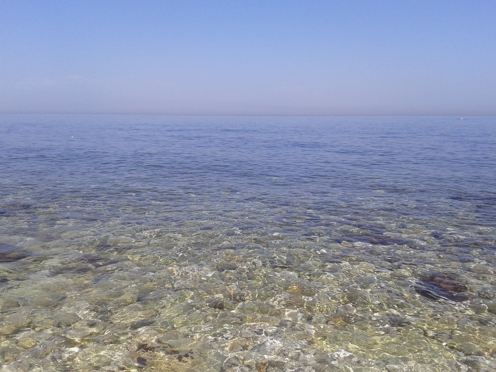 Φωτογραφία του Sun Beach και η εγκατάσταση