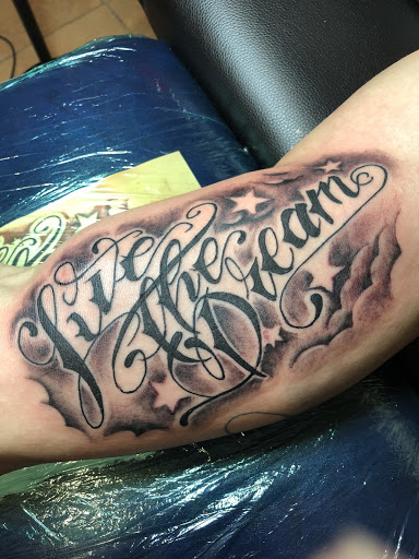 Tattoo Shop «Cross Roads Tattoo and Piercing», reviews and photos, 2070 Texas Ave, Bridge City, TX 77611, USA