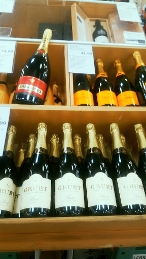 Warehouse store «Costco Wholesale», reviews and photos, 10088 Gulf Center Dr, Fort Myers, FL 33913, USA