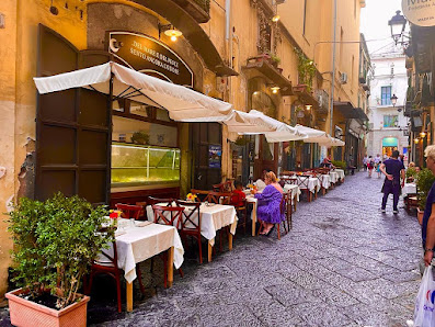 Osteria dei Mercanti Via Mercanti, 83, 84121 Salerno SA, Italia