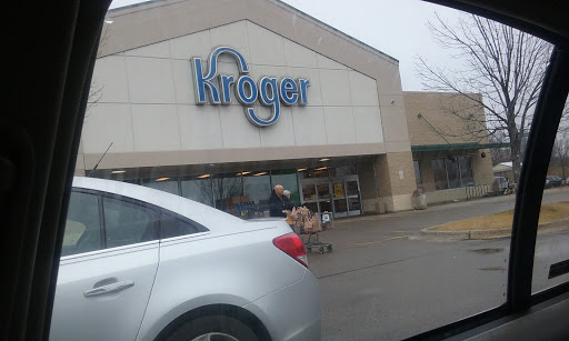 Grocery Store «Kroger», reviews and photos, 2600 Pointe Tremble Rd, Pearl Beach, MI 48001, USA