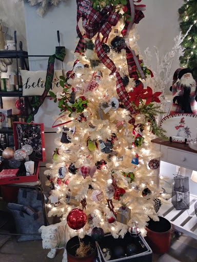 Garden Center «Merrifield Garden Center», reviews and photos, 12101 Lee Hwy, Fairfax, VA 22030, USA