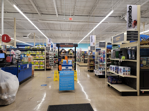 Pet Supply Store «PetSmart», reviews and photos, 160 Alewife Brook Pkwy, Cambridge, MA 02138, USA