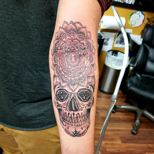 Hollyweird Tattoos, 569 GA-138, Jonesboro, GA 30236, USA, 