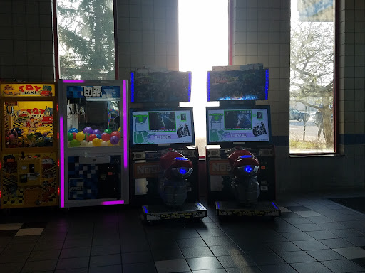 Movie Theater «MJR Southgate Digital Cinema 20», reviews and photos, 15651 Trenton Rd, Southgate, MI 48195, USA