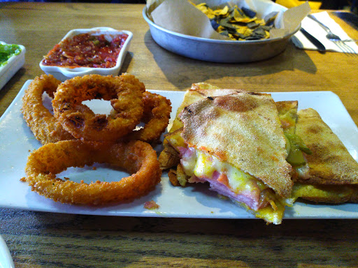 Shopping Mall «Central Plaza Shopping Center», reviews and photos, 2550 Central Park Ave, Yonkers, NY 10710, USA