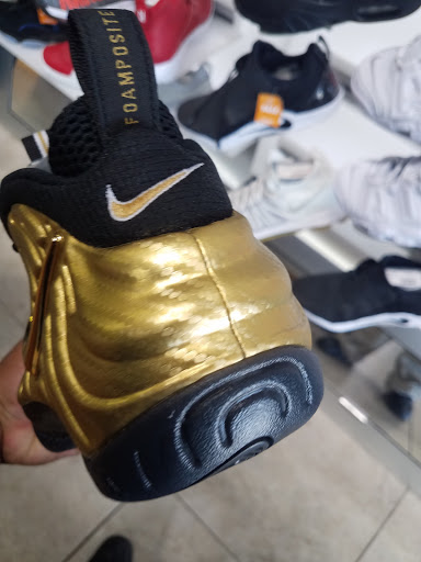 Shopping Mall «Roosevelt Mall», reviews and photos, 2339 Cottman Ave #1, Philadelphia, PA 19149, USA