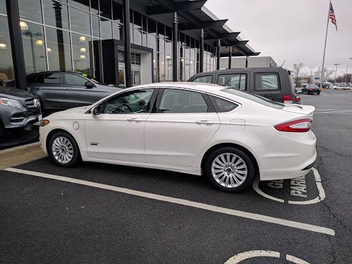 Mercedes Benz Dealer «Mercedes-Benz of Chantilly», reviews and photos, 14841 Stonecroft Blvd, Chantilly, VA 20151, USA