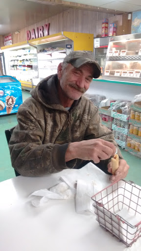 Grocery Store «Gaston Market», reviews and photos, 222 Front St, Gaston, OR 97119, USA