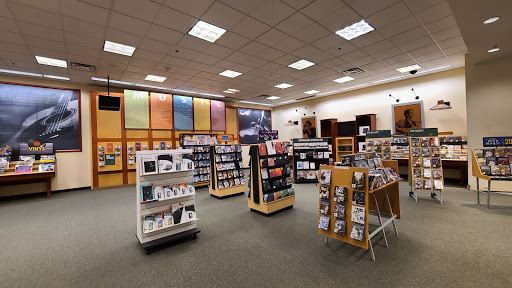 Book Store «Barnes & Noble», reviews and photos, 11802 Dale Mabry Hwy, Tampa, FL 33618, USA