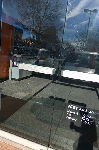 Shopping Mall «Cary Court Park & Shop», reviews and photos, 3144 W Cary St, Richmond, VA 23221, USA