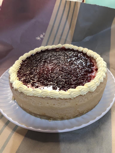 Pastelería La Imperial Sucursal Frente a Elecktra en Santa Rosa Jáuregui