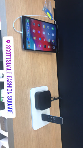 Computer Store «Apple Biltmore», reviews and photos, 2502 E Camelback Rd, Phoenix, AZ 85016, USA