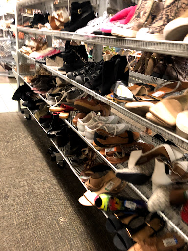 Thrift Store «Goodwill Donation Xpress», reviews and photos, 7800 South US Highway 17/92 #164, Casselberry, FL 32730, USA