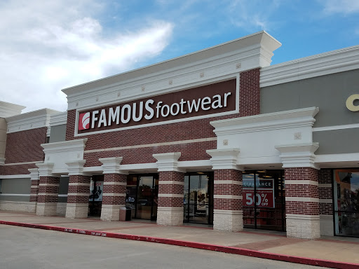 Famous Footwear, 10412 Broadway St, Pearland, TX 77584, USA, 