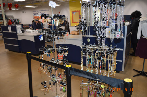 Thrift Store «Westminster Goodwill Retail Store and Donation Center», reviews and photos, 200 Baltimore Blvd, Westminster, MD 21157, USA