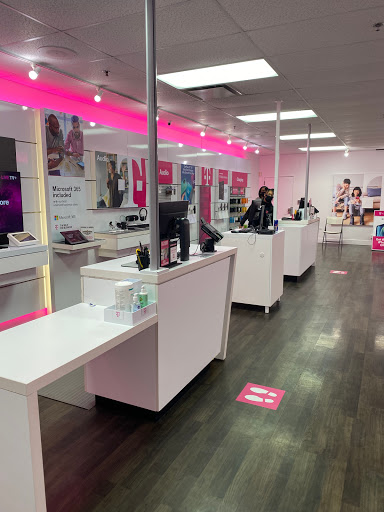 Cell Phone Store «T-Mobile», reviews and photos, 16600 W 159th St #103, Lockport, IL 60441, USA
